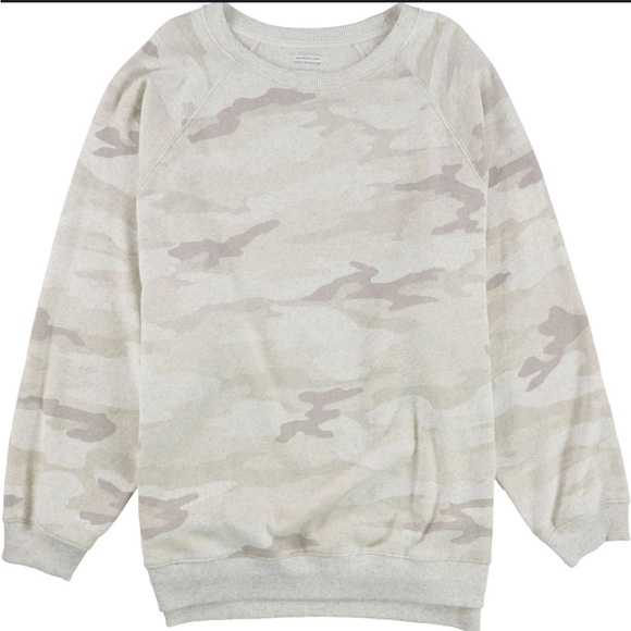 American Eagle Outfitters Sweaters - American Eagle Womens Camo Sweatshirt Size XS